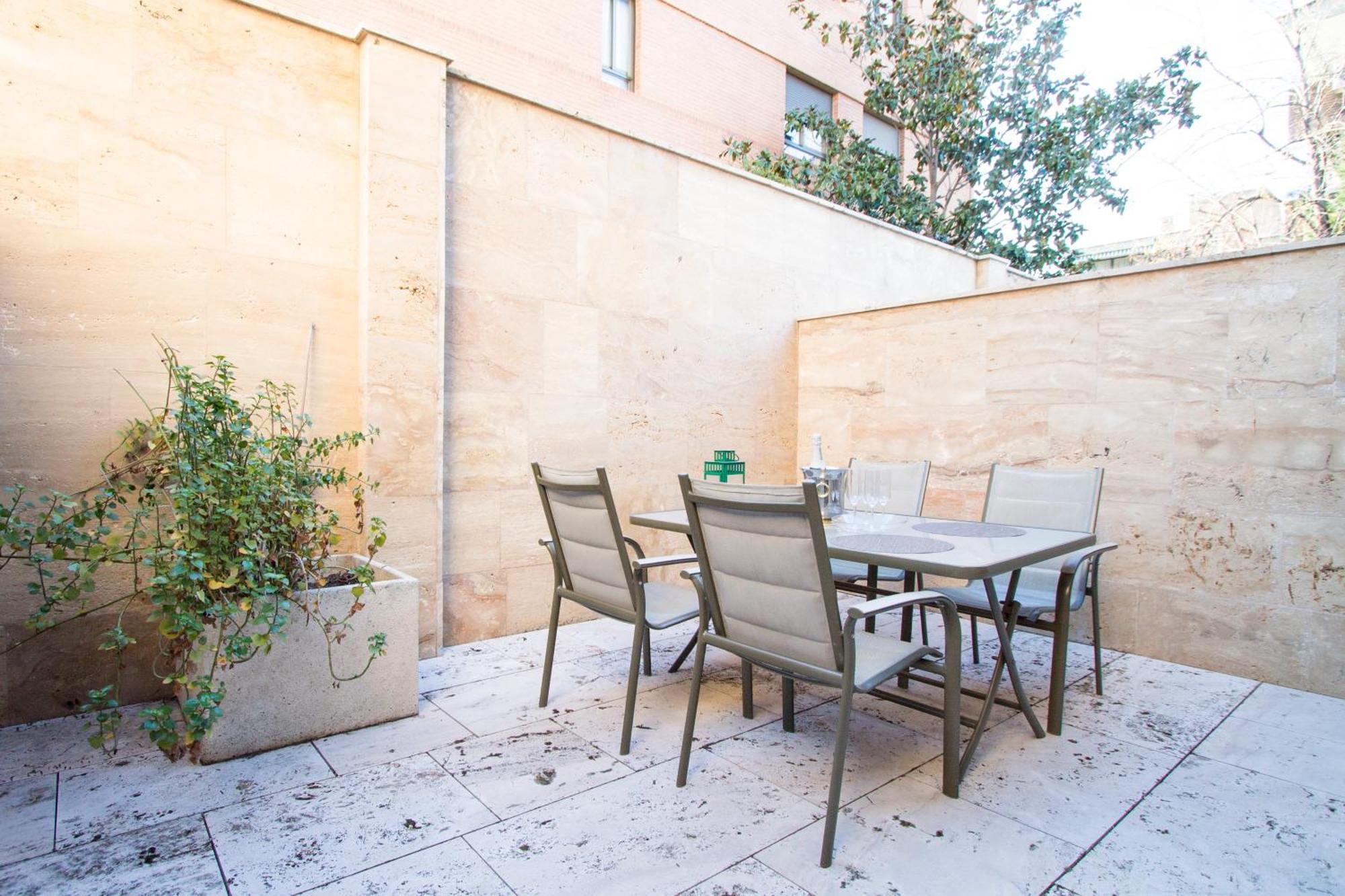 Apartamentos Villablino Arturo Soria Madrid Buitenkant foto