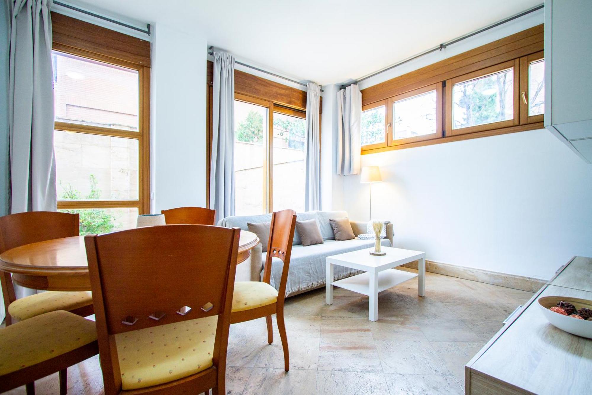 Apartamentos Villablino Arturo Soria Madrid Buitenkant foto