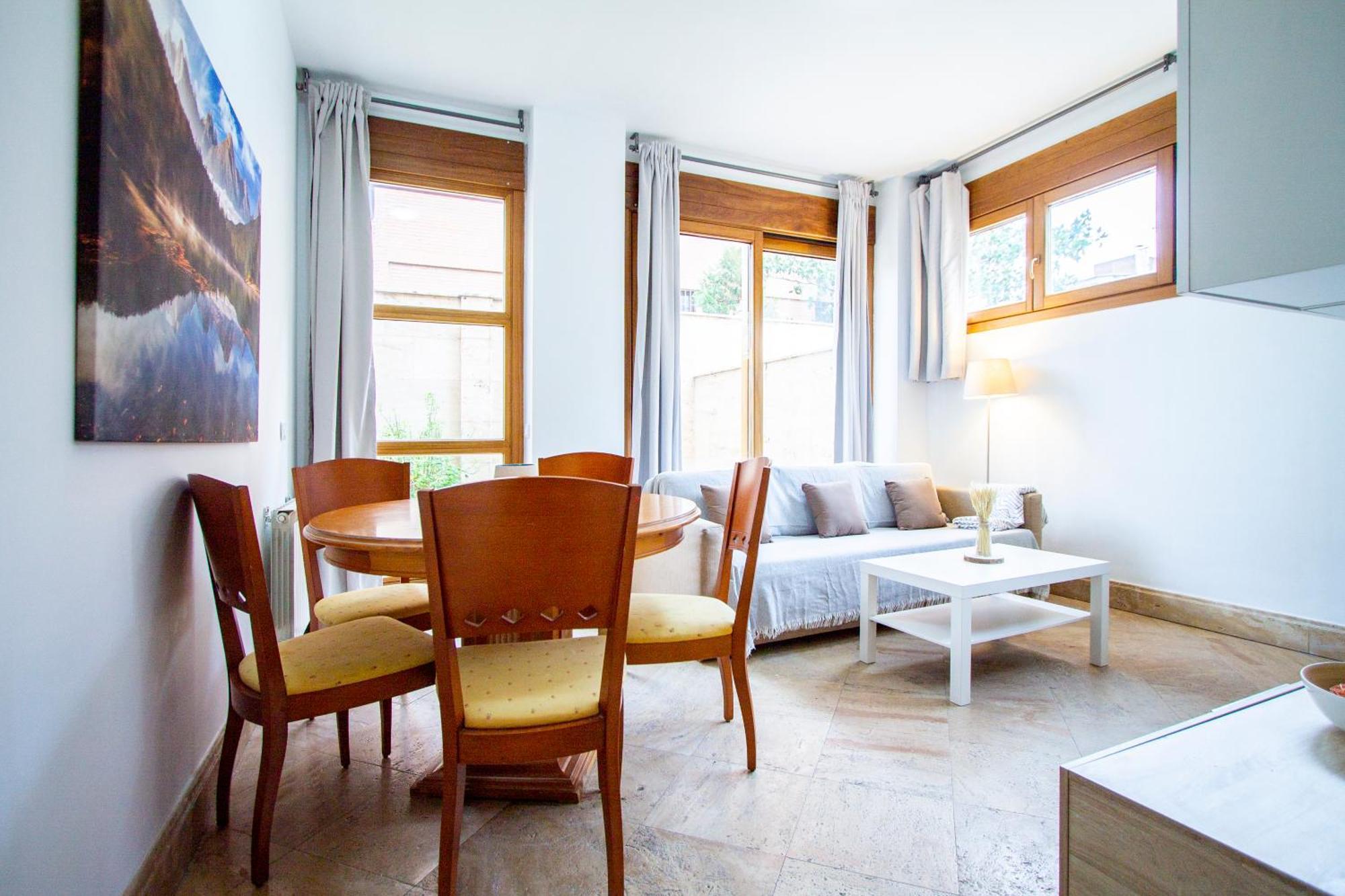 Apartamentos Villablino Arturo Soria Madrid Buitenkant foto